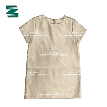 Otroška obleka iz debelega Pu